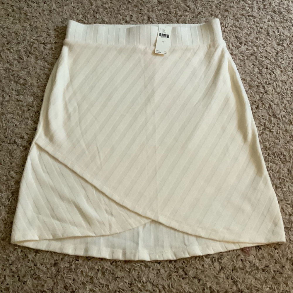 Anthropologie Cream Textured Skirt. NEVER WORN TAGS ON